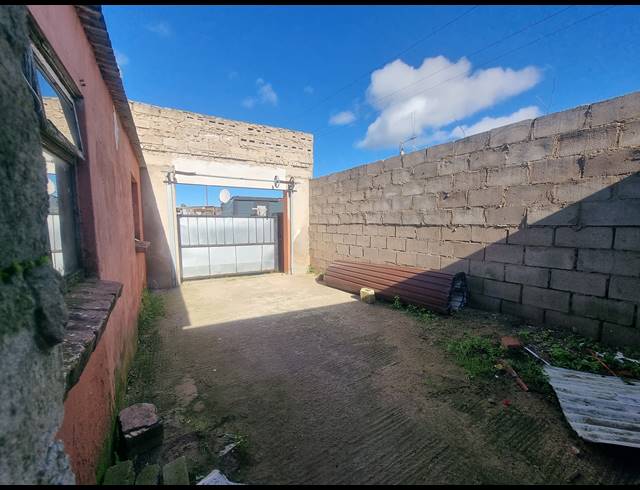 4 BEDROOM FREESTANDING FOR SALE IN KWANONQABA
